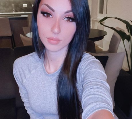 Giada Cristina Bessi estrella porno galería