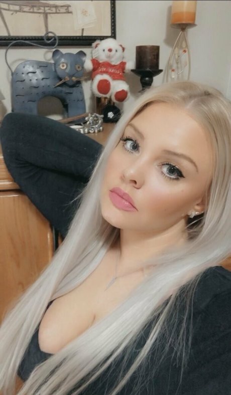 curvaceous barbie arte modelo galería