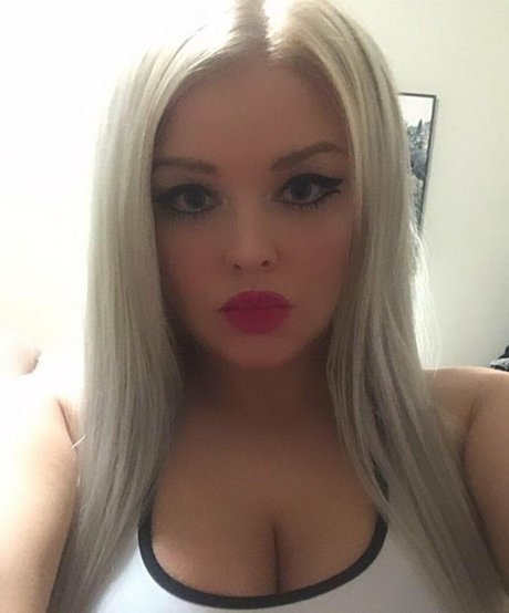 curvaceous barbie actriz de alta definición galerías