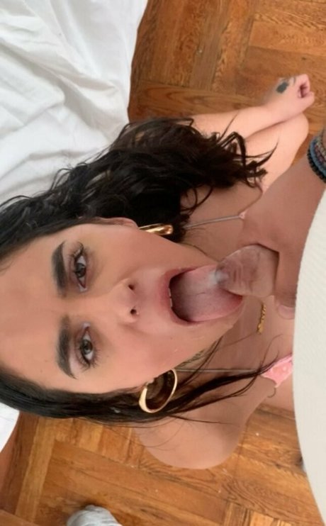 avrilvixxxen estrella desnuda fotos