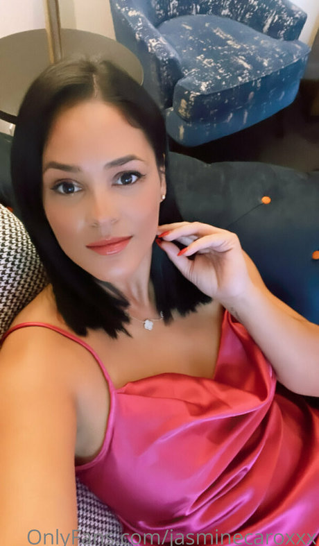 Jasmine Caro actriz libre foto