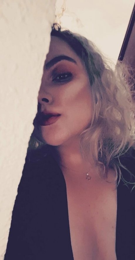 moniiquexxx estrella libre archivo