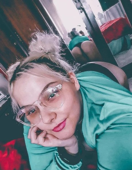 moniiquexxx modelo hd imagen