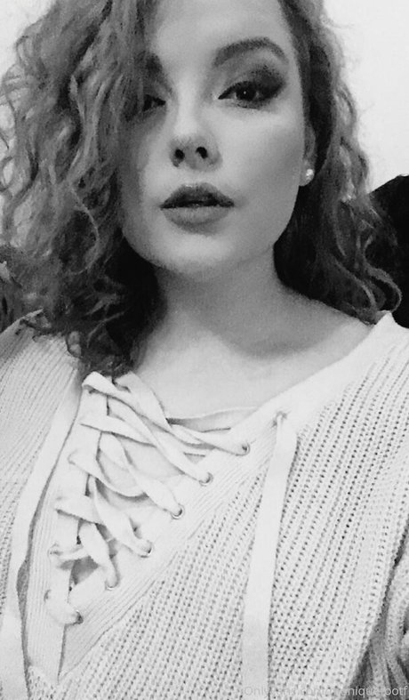 moniiquexxx modelo de arte galería