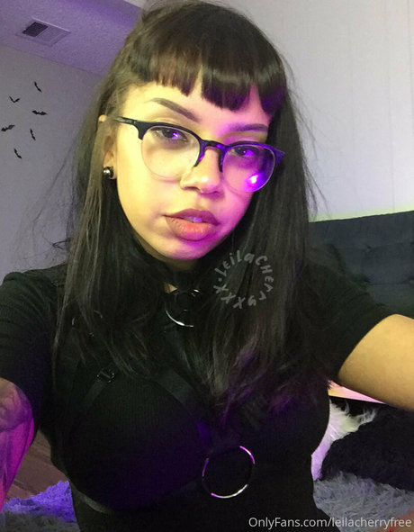 leilacherryfree modelo sexual fotos