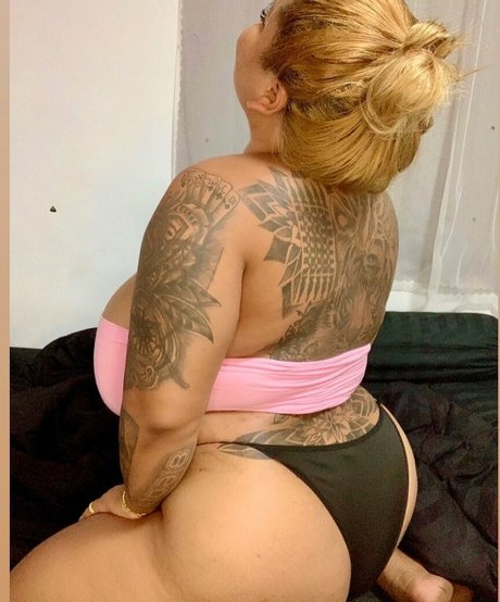 SaRa Chubby xxx estrella porno imágenes