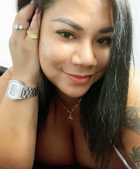 SaRa Chubby estrella porno en alta definición archivo