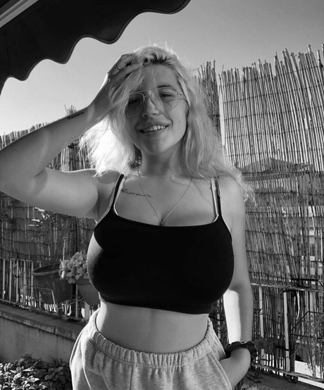 Anna Romero buena estrella porno foto