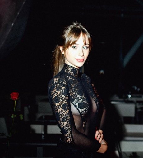 Poqssi desnudos de modelos imágenes