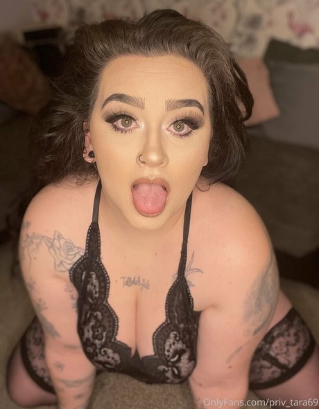 priv tara69 hermosa actriz foto