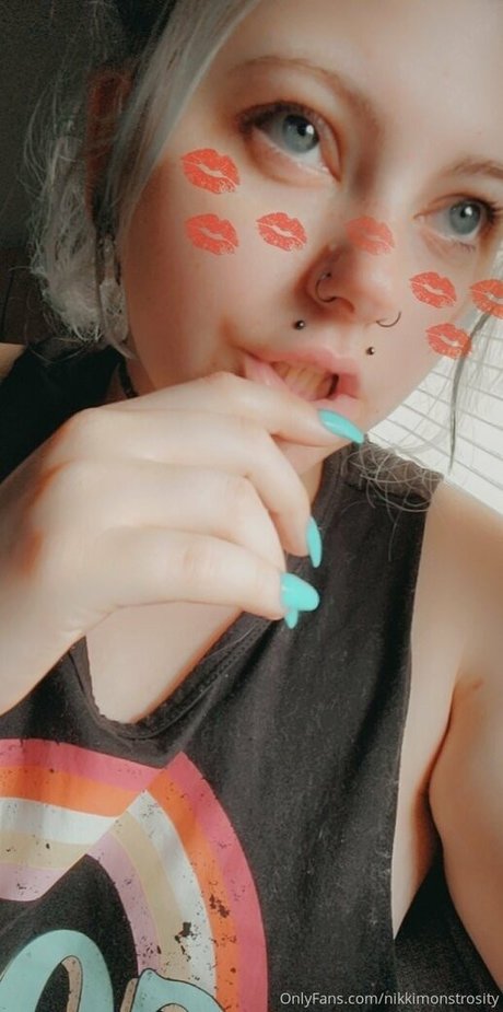 nikkimonstrosity modelo bonita galería