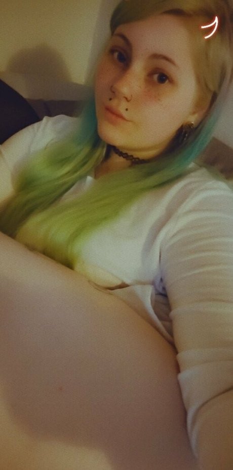 nikkimonstrosity hermosa actriz foto