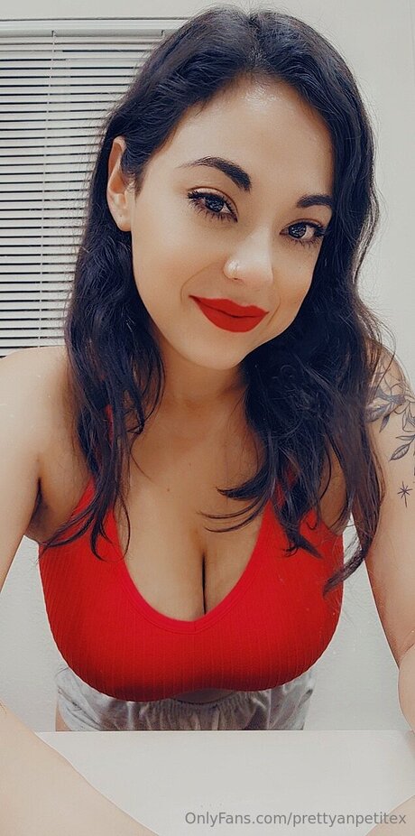 prettyanpetitex actriz erótica foto