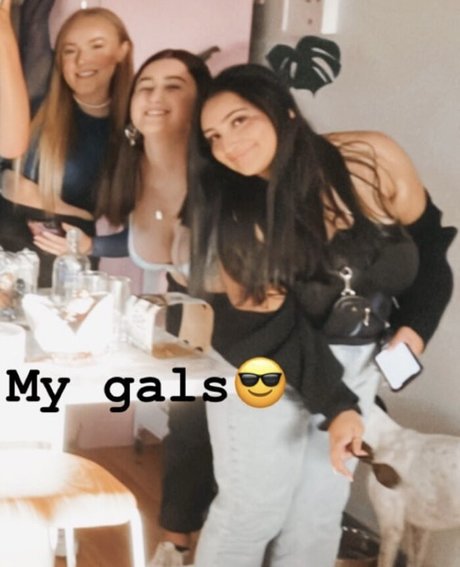 Sibel T estrella porno en alta definición fotos