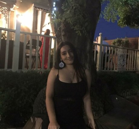 Sibel T modelo de arte archivo