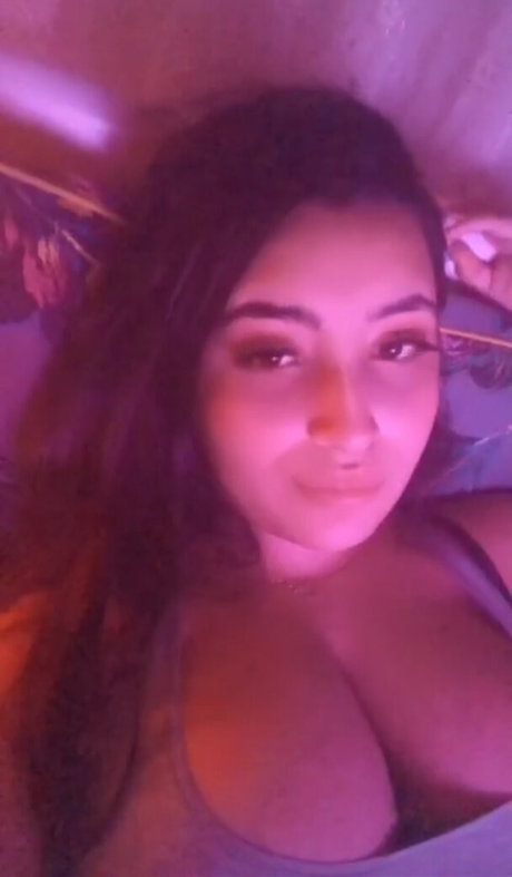 Sibel T modelo desnudo fotos