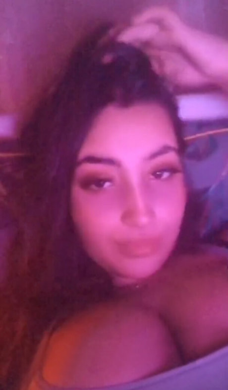 Sibel T modelo de alta definición galerías