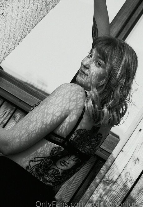 goldiemonique estrella erótica fotos