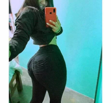 Nicol Pizarro estrella porno sexy foto