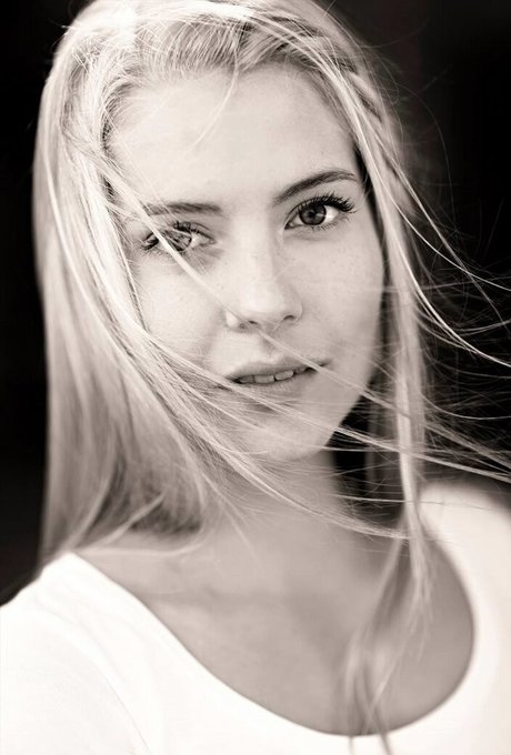 Laura Nieminen bonita actriz galería