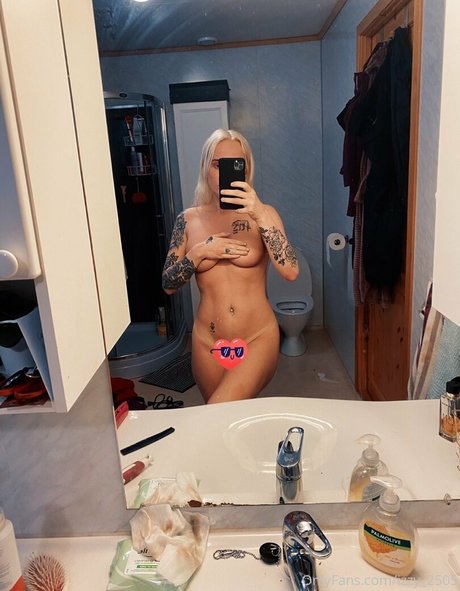 izzy 2505 xxx estrella porno foto