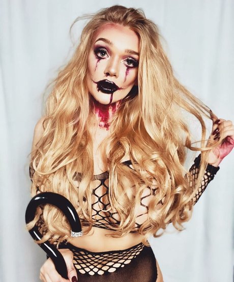 Lucy May Dawson estrella xxx imagen