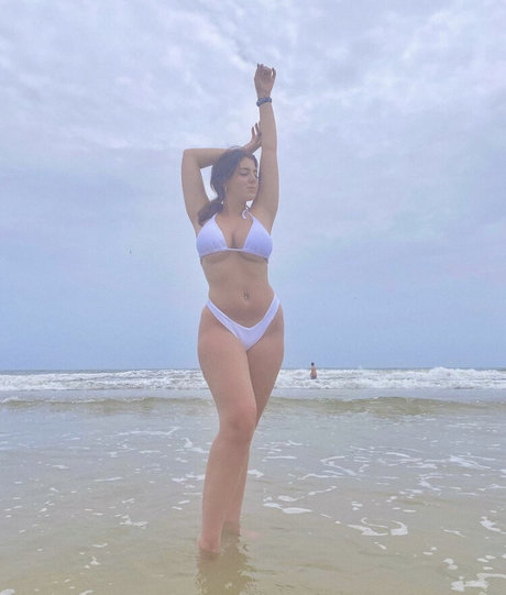 BustyBri estrella adulta galería