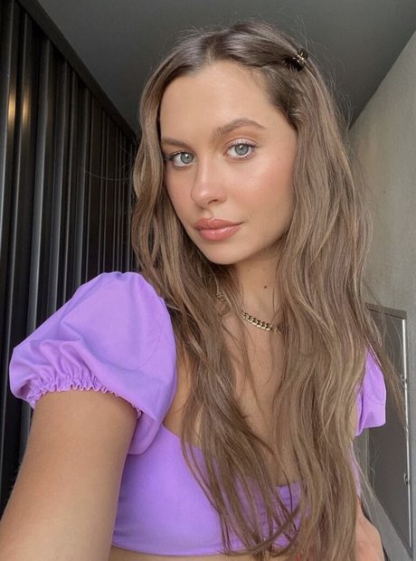 Natasha Bure buena estrella porno imagen