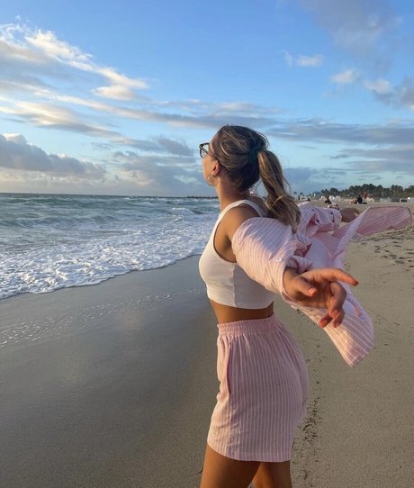 Natasha Bure modelo erótico fotos