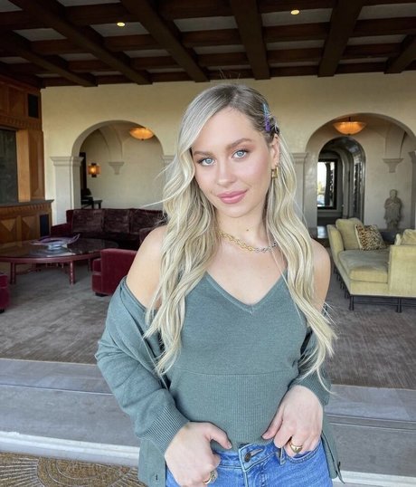 Natasha Bure hermosa estrella porno galería