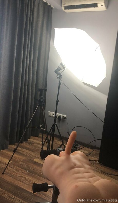 Miabigtits bonita actriz imágenes