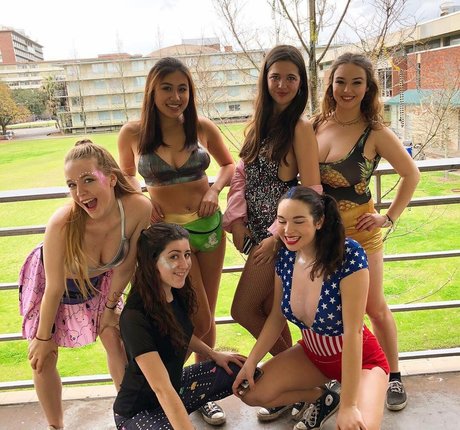 Julia F estrella caliente imagen