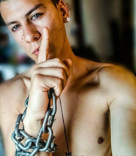 rainleen modelo desnudo imagen