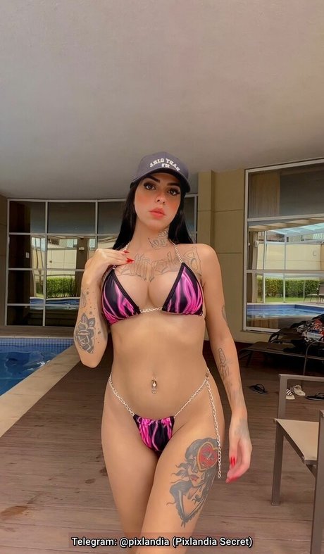 Poisoned Girll estrella porno en alta definición galería