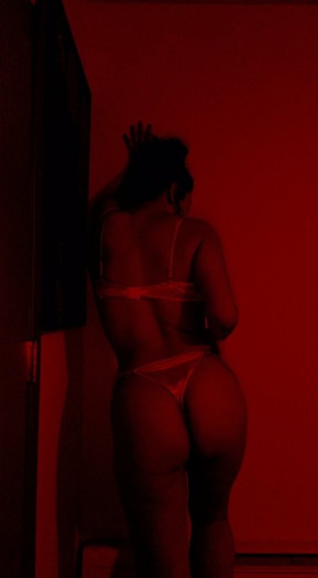 bigbooootyash bonita modelo foto