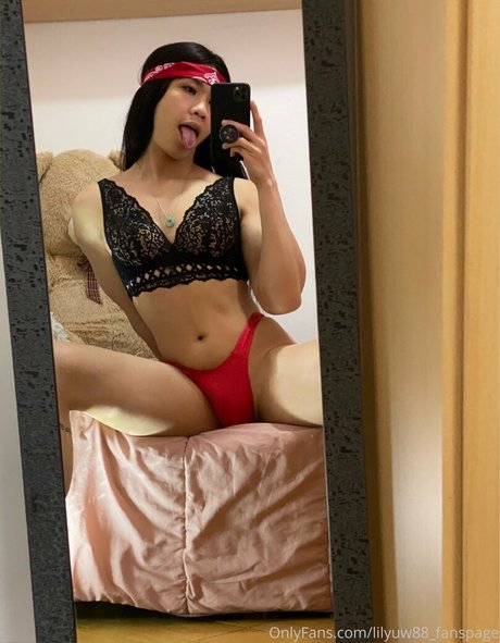 lilyuw888 modelo sexy imágenes