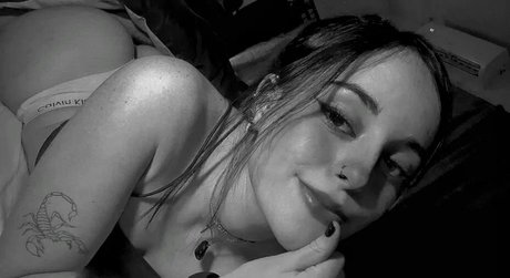 Martina Santos modelo desnuda galería