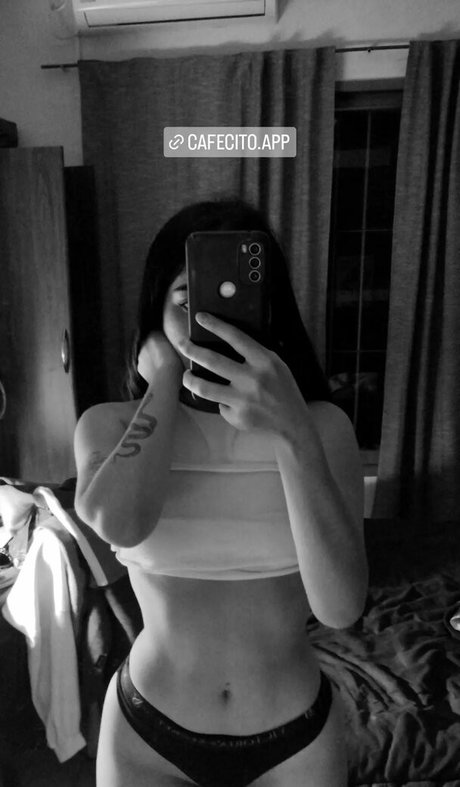 Martina Santos modelo de alta definición imagen