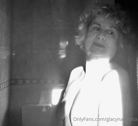 glacynaturista estrella desnuda galerías