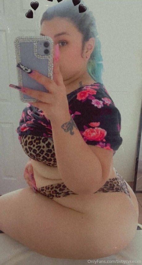 bvbycvkesxo estrella erótica foto