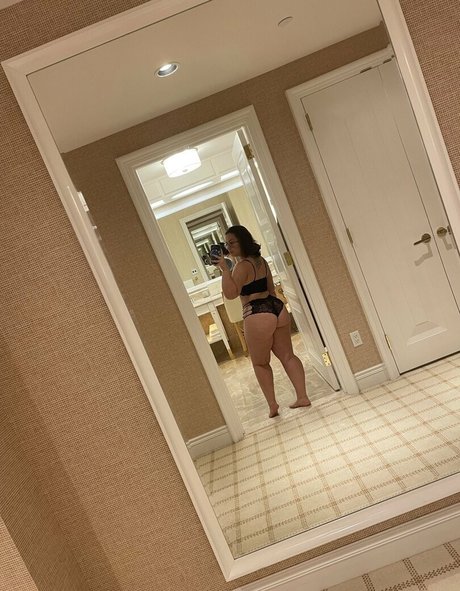 Lucindeira bonita estrella porno galería