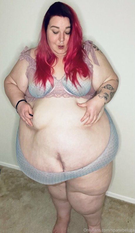 spanxbeluga bonita modelo foto