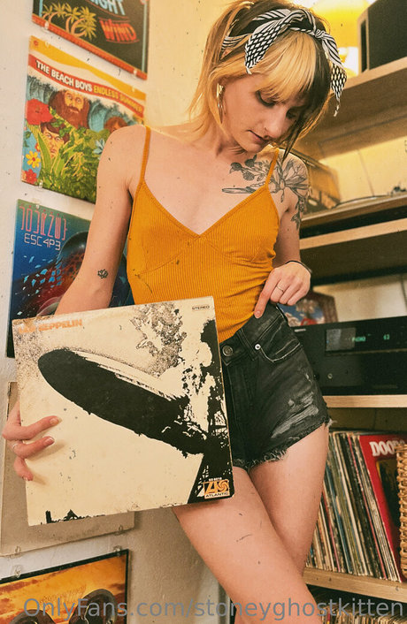 stoneyghostkitten modelo desnudos imágenes