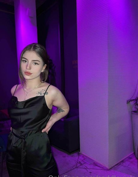 saddleviola desnudos de estrellas galerías