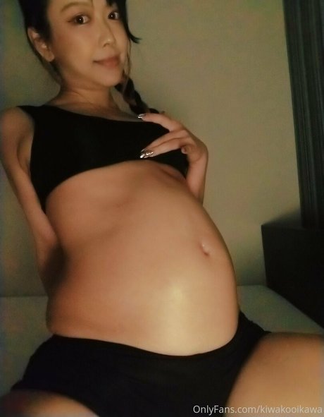 kiwakooikawa modelo atractivo fotos