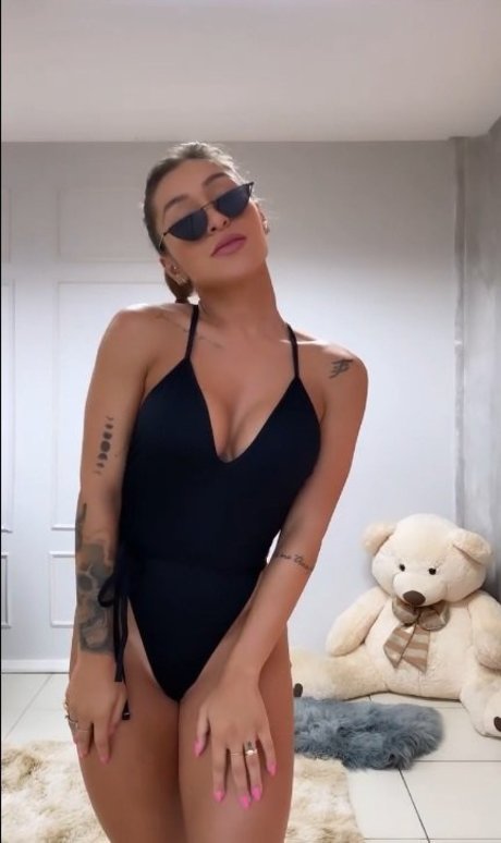 Fiama Amorim arte modelo imágenes