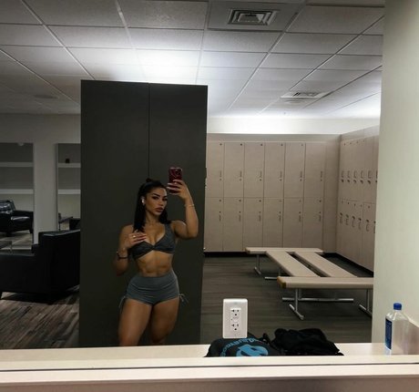 Keahla White estrella superior galerías