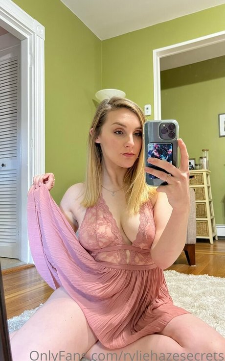 ryliehaze420 modelo pornografico imágenes