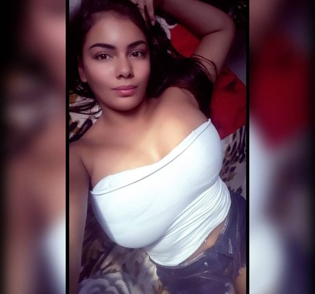 Evelim Alves estrella porno de alta calidad imagen
