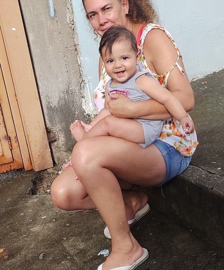 Evelim Alves modelo caliente galería